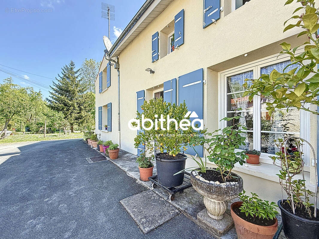 Maison à BRIVES-SUR-CHARENTE