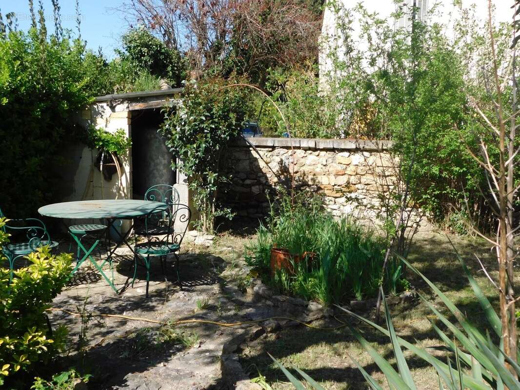 Maison à MOURIES