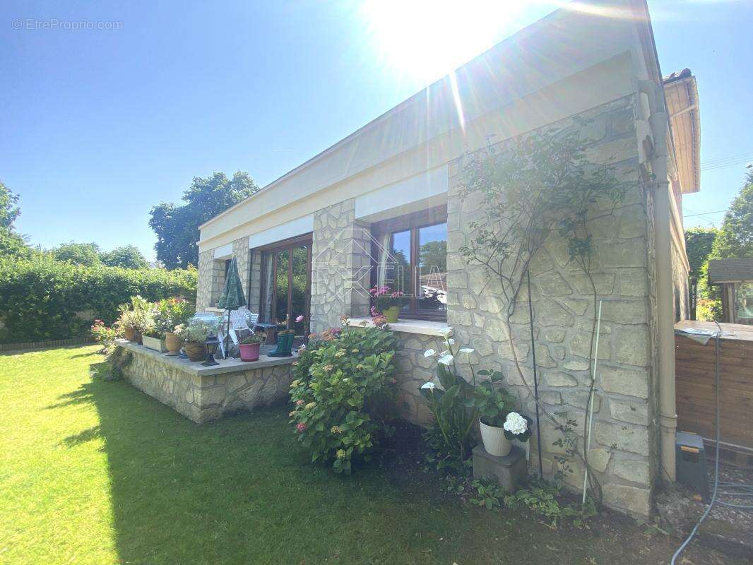 Maison à BONNIERES-SUR-SEINE