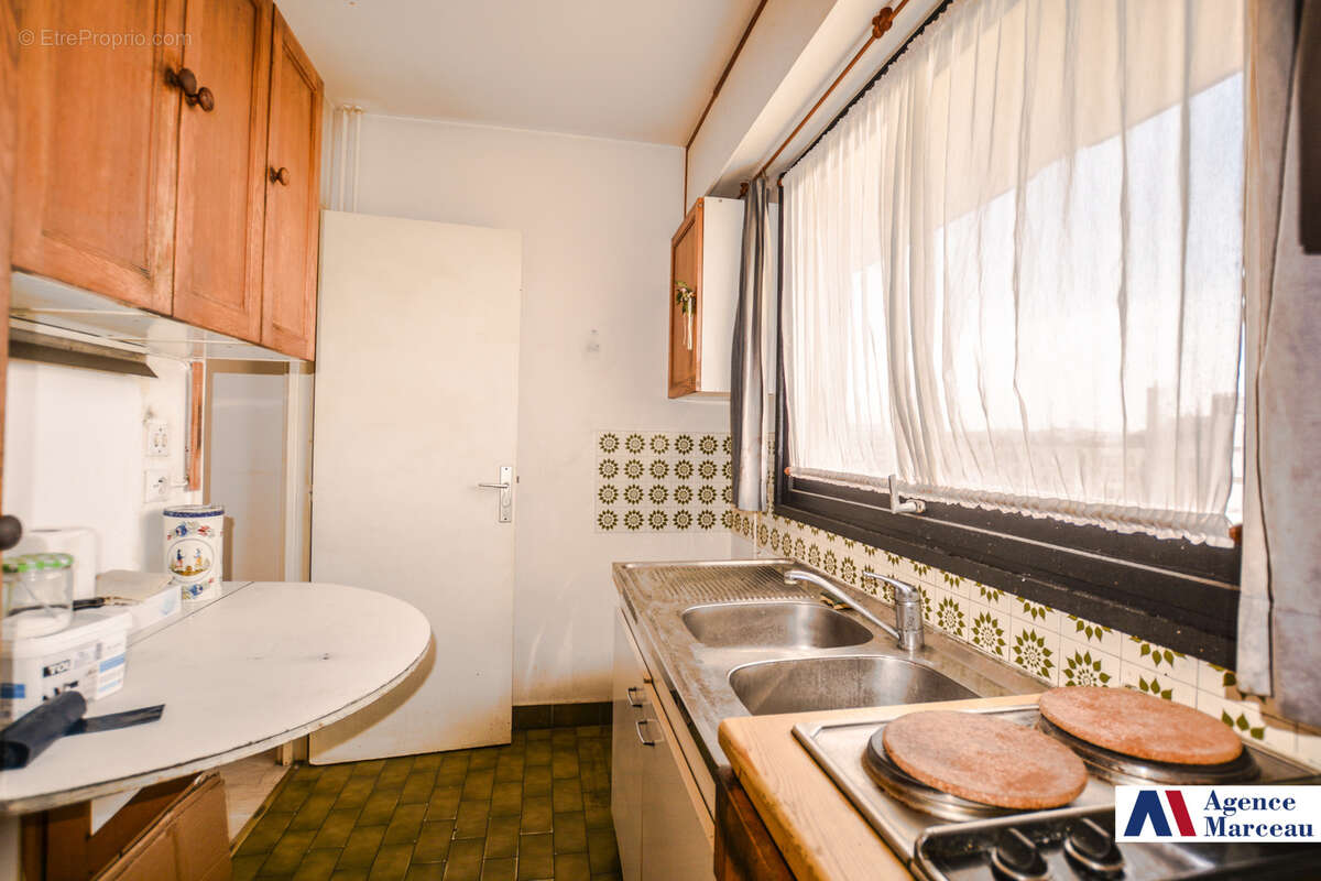 Appartement à COURBEVOIE