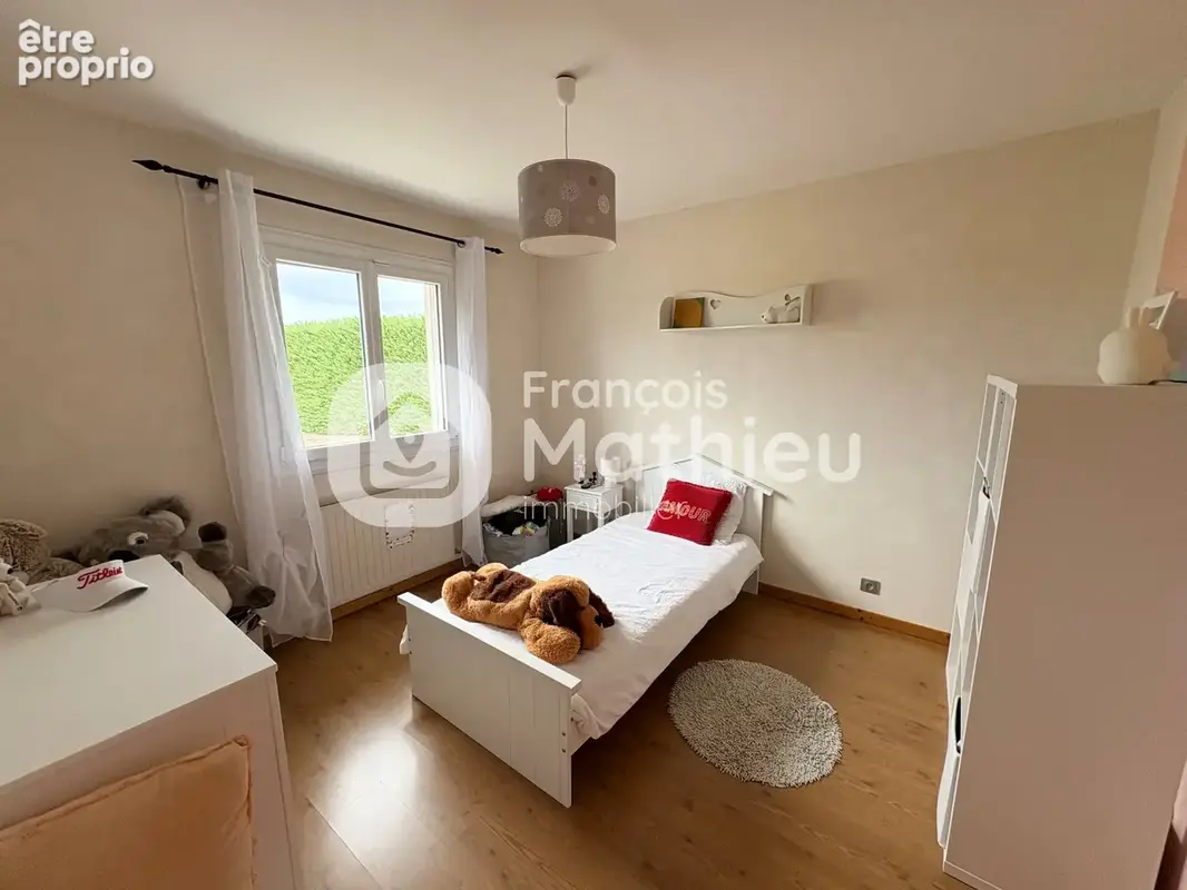 Ambérieux en Dombes : Maison de plain-pied 174m2 hab + garage - terrain 1 898m2 - photo 8