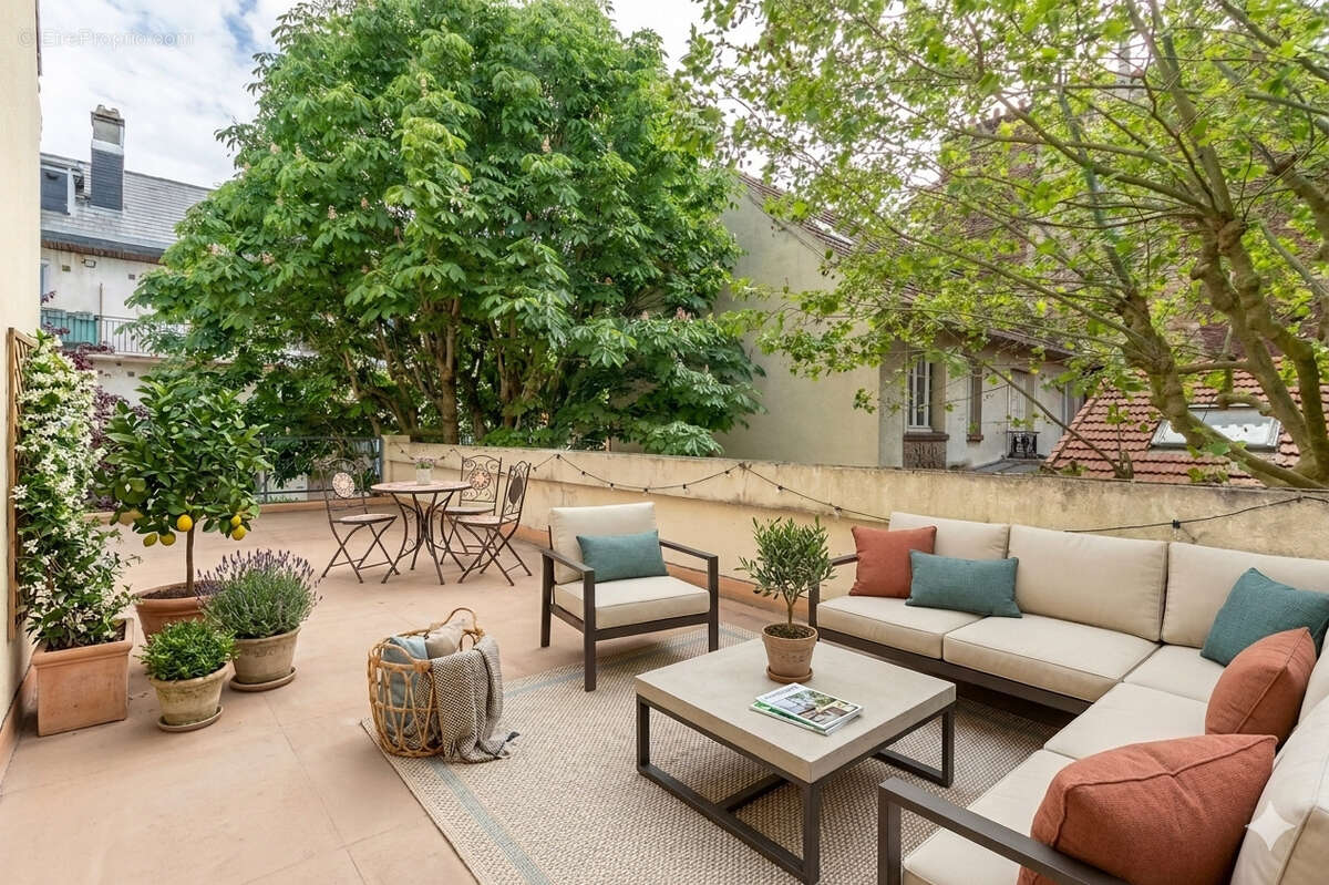 Maison individuelle de 265m2, avec terrasses et jardin, située rue Trouillet Derel - photo 23