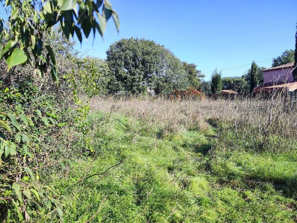 Photo Terrain à Gareoult au prix de 175 000€