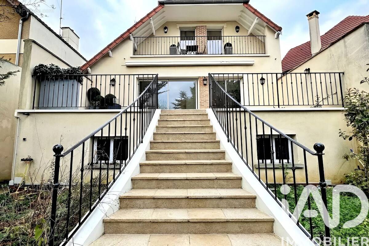 Photo 1 - Maison à VERRIERES-LE-BUISSON