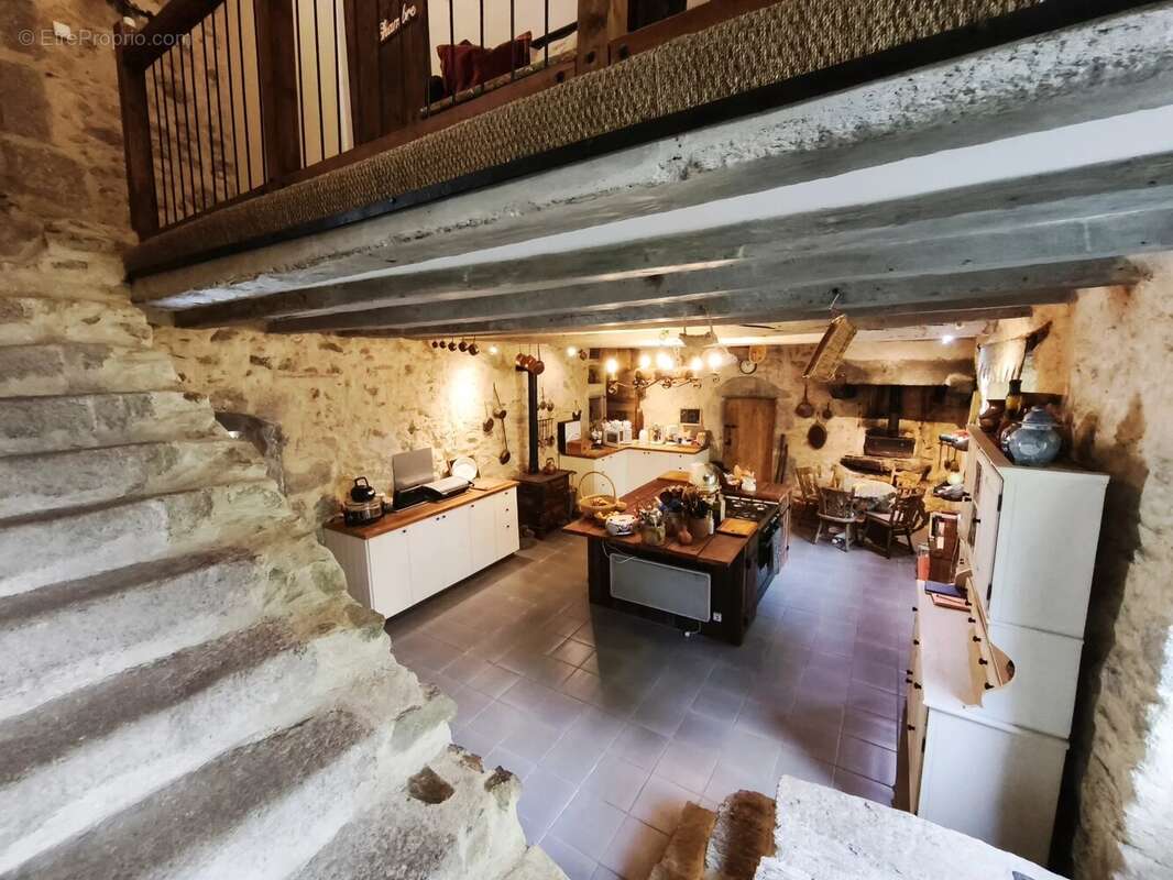 Maison à LA FORET-SUR-SEVRE