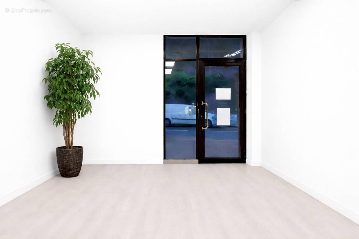 Commerce à TOURRETTE-LEVENS