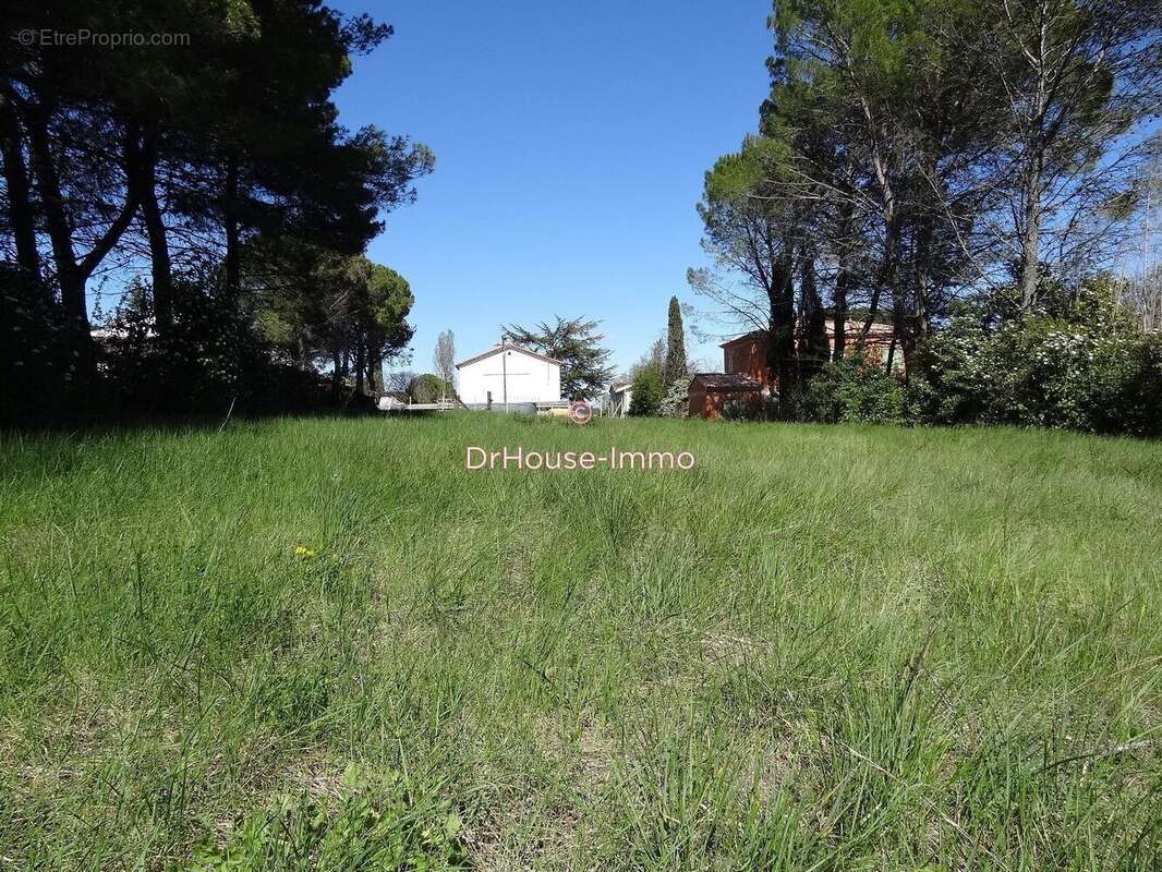 Terrain à BOISSET-ET-GAUJAC