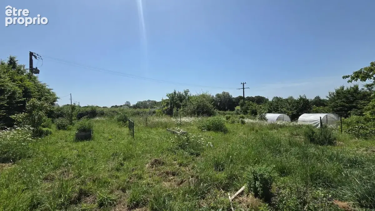 Fermette à rénover sur 1700 m² de terrain, située en campagne, à Leschelle - photo 3