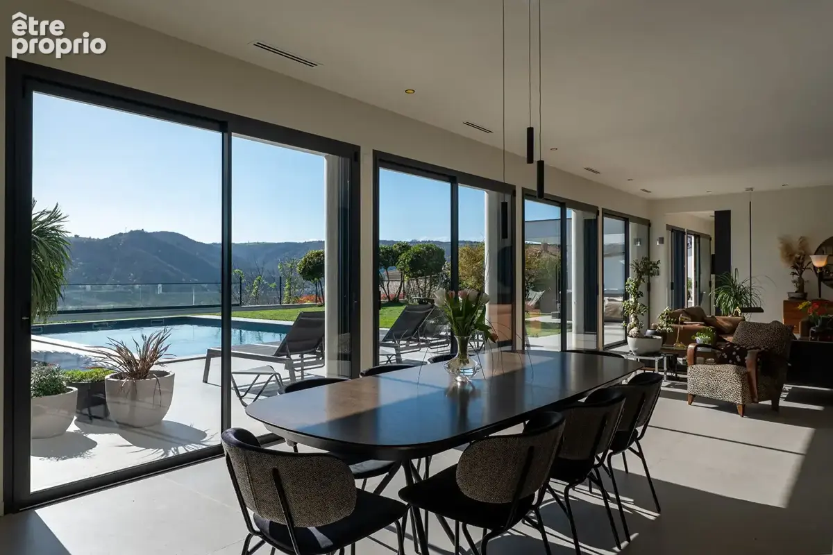 VILLA CONTEMPORAINE  DE  PRESTIGE : 256m² sur  parcelle 913m²  - Panorama exceptionnel sur la Vallée du Rhône - photo 4