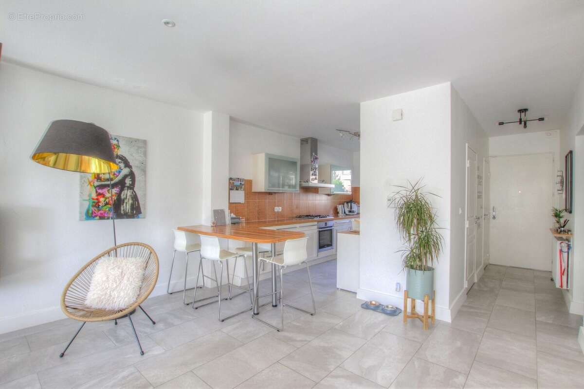 Maison à PREVESSIN-MOENS