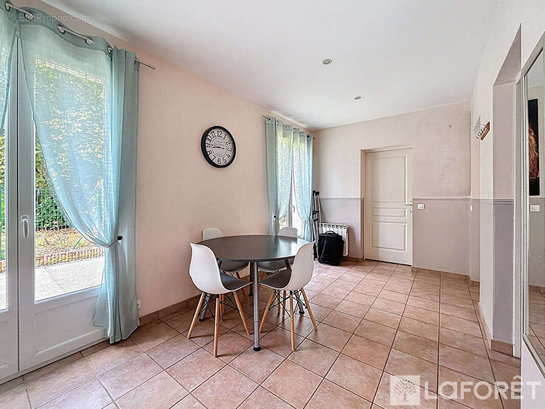 Maison à SAINT-ROMAIN-LA-VIRVEE