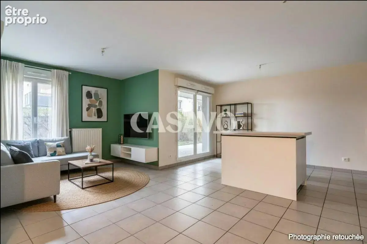 Vente Appartement 3 pièces de 65m² - 69800 Saint-Priest - photo 2