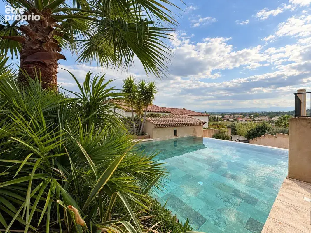 Villeveyrac - Villa 240 M2 avec piscine à débordement et vue dégagée - photo 1