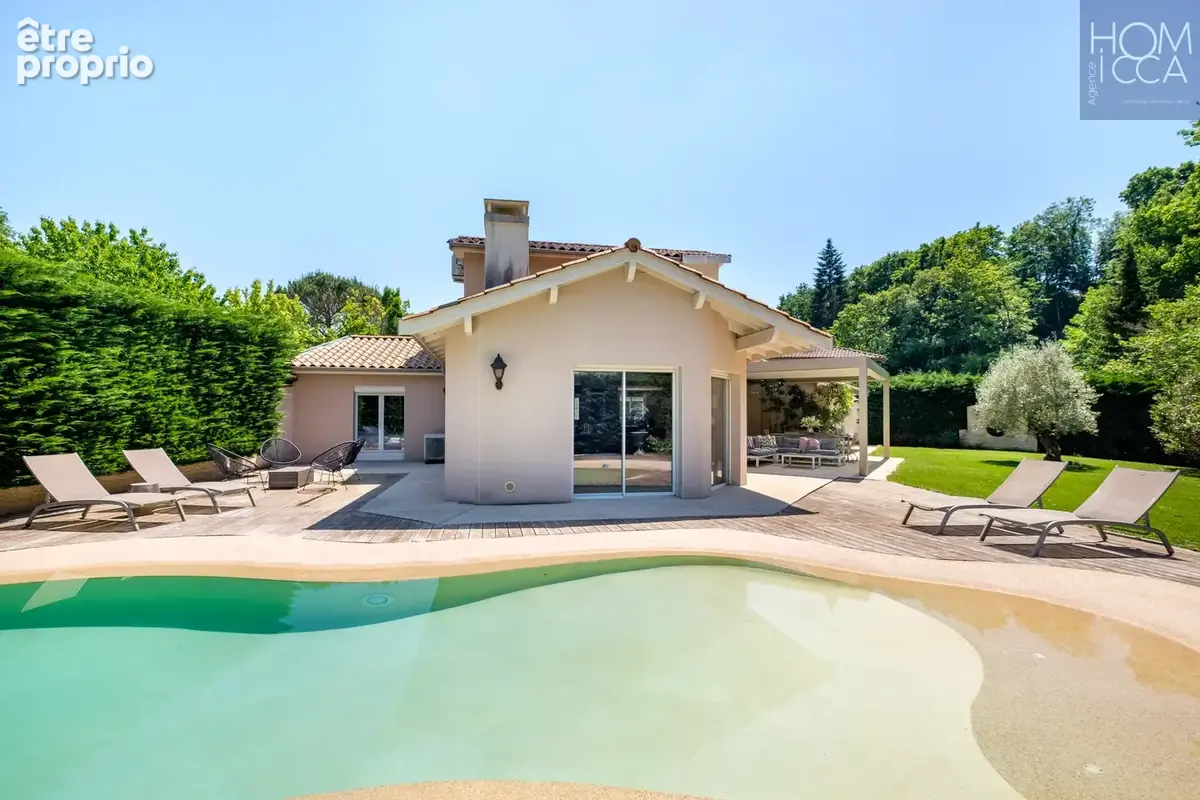 Ecully Rare Maison dans un écrin de verdure avec piscine et pergola - photo 5