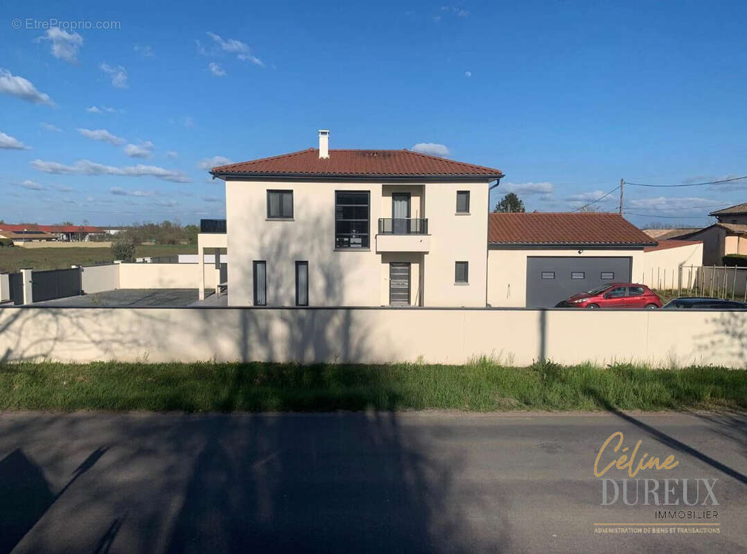 Maison à CRECHES-SUR-SAONE