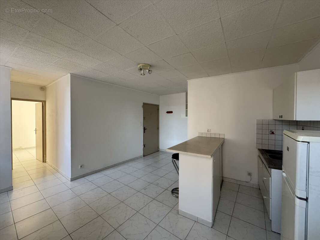 Appartement à CHATEAUNEUF-DE-GADAGNE