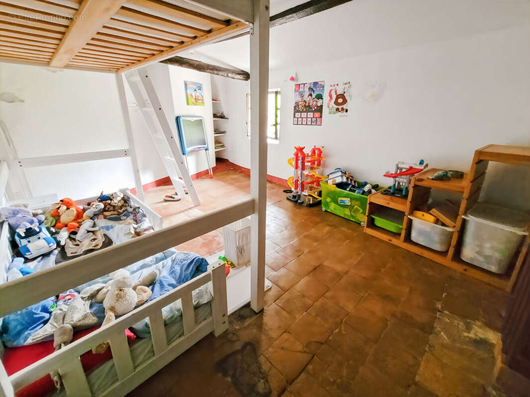 Maison à PELISSANNE