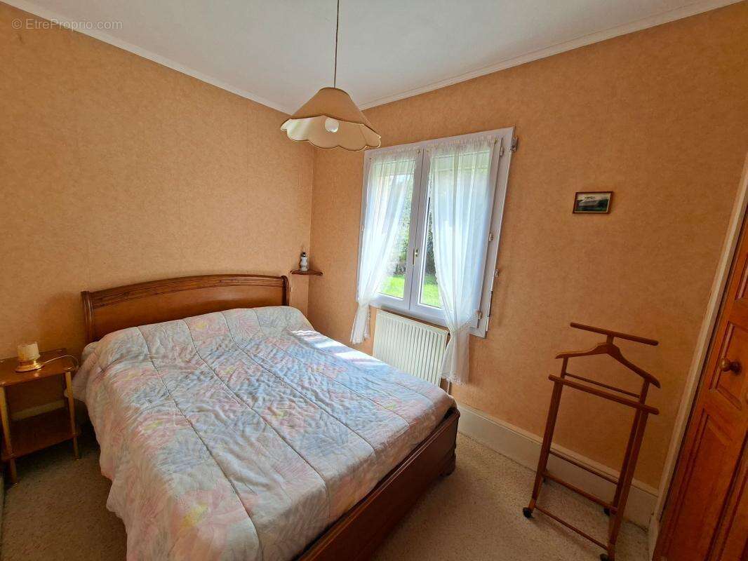 Locquirec secteur Kerboulic – Maison au calme avec beau potentiel - photo 6