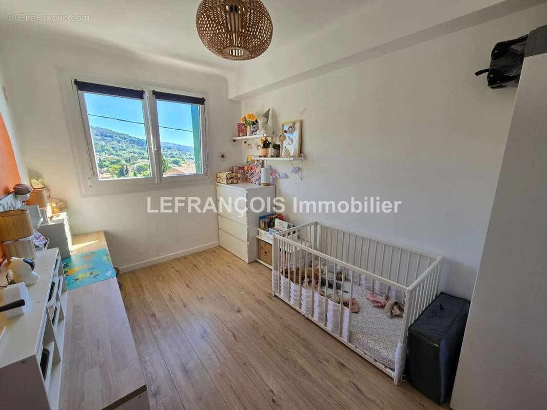 Appartement à PEYMEINADE