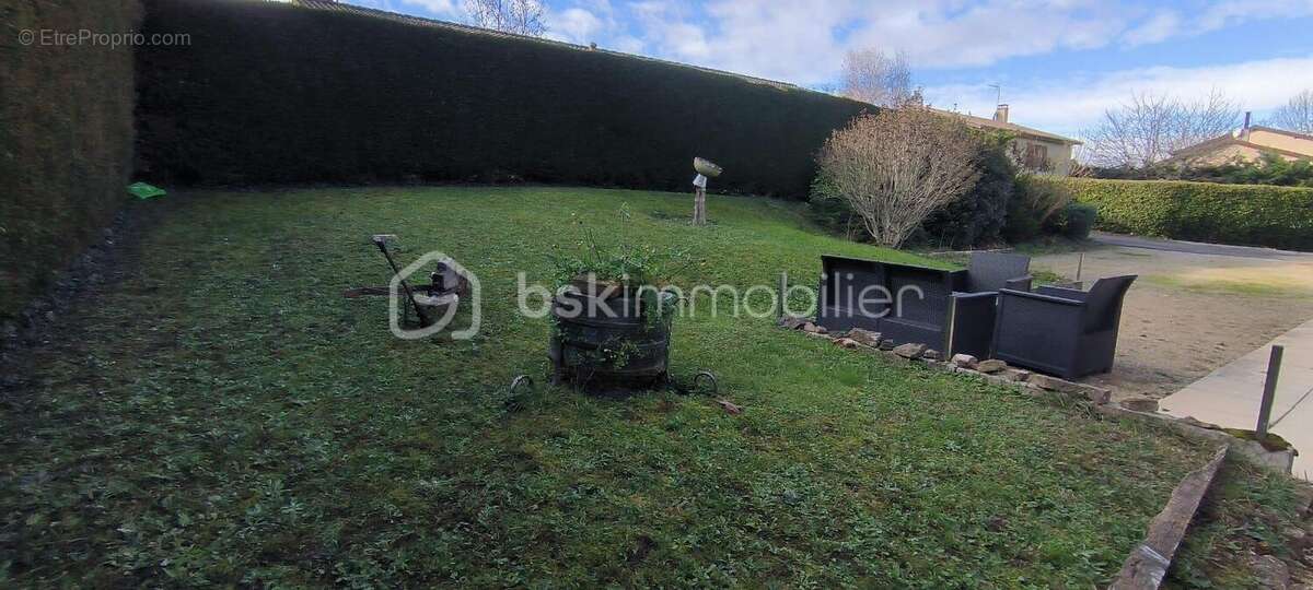 Maison à LA CHAPELLE-DE-GUINCHAY