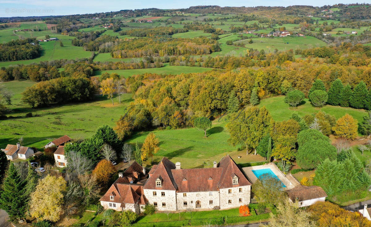 Maison à HAUTEFORT