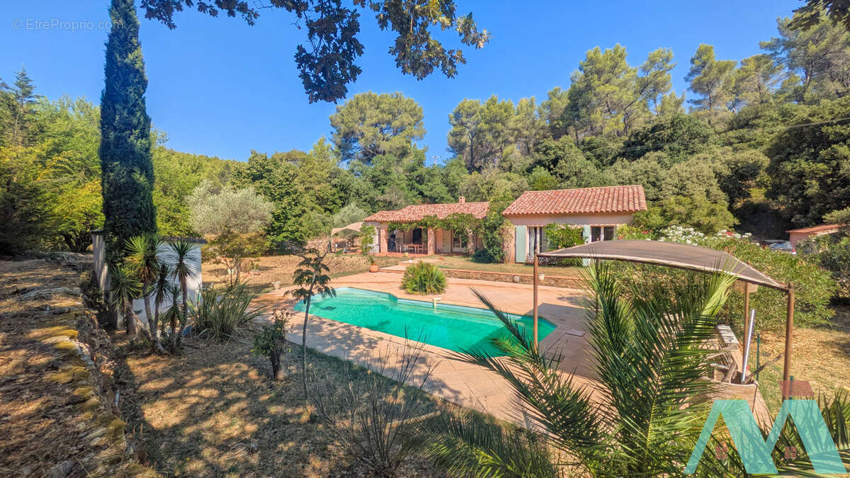 Propriété d'exception sur 3ha - deux maisons T3 et T5 - PISCINE - photo 2