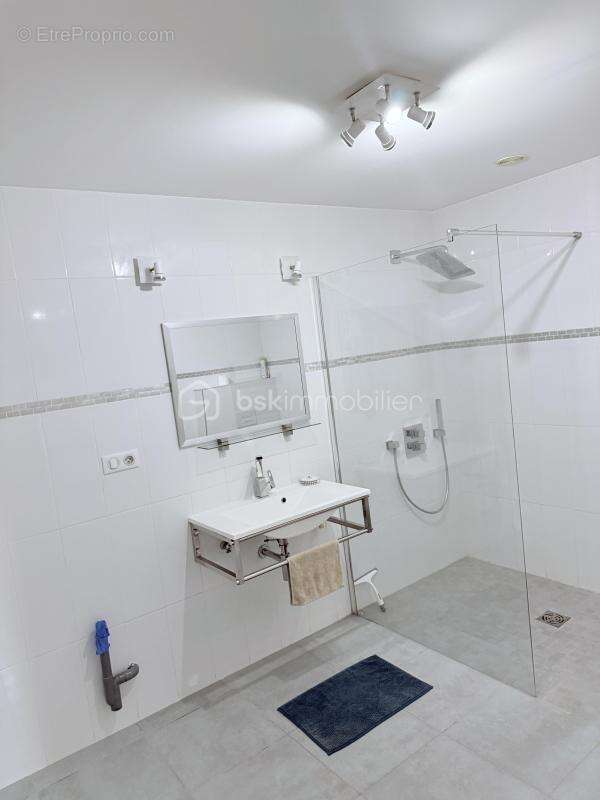 Maison à CHATEAUNEUF-LES-MARTIGUES