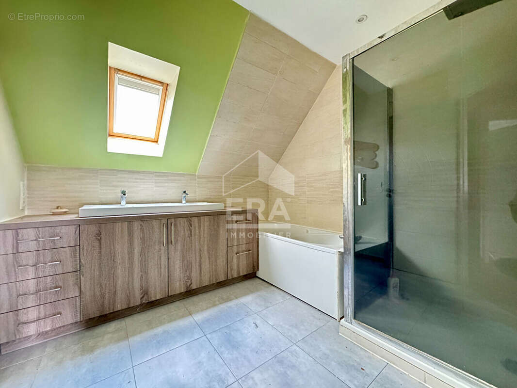 Maison à DAMMARIE-LES-LYS