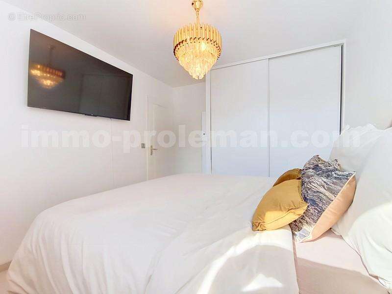 Appartement_T4_ Vétraz-Monthoux_Proche _commodités_commerces_transports_Séjour_balcon_Suisse - Appartement à VETRAZ-MONTHOUX