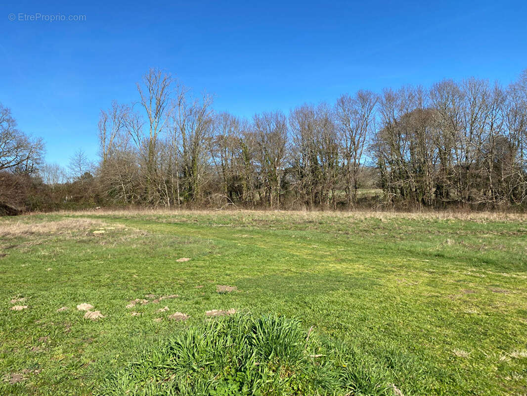 Maison à YGOS-SAINT-SATURNIN