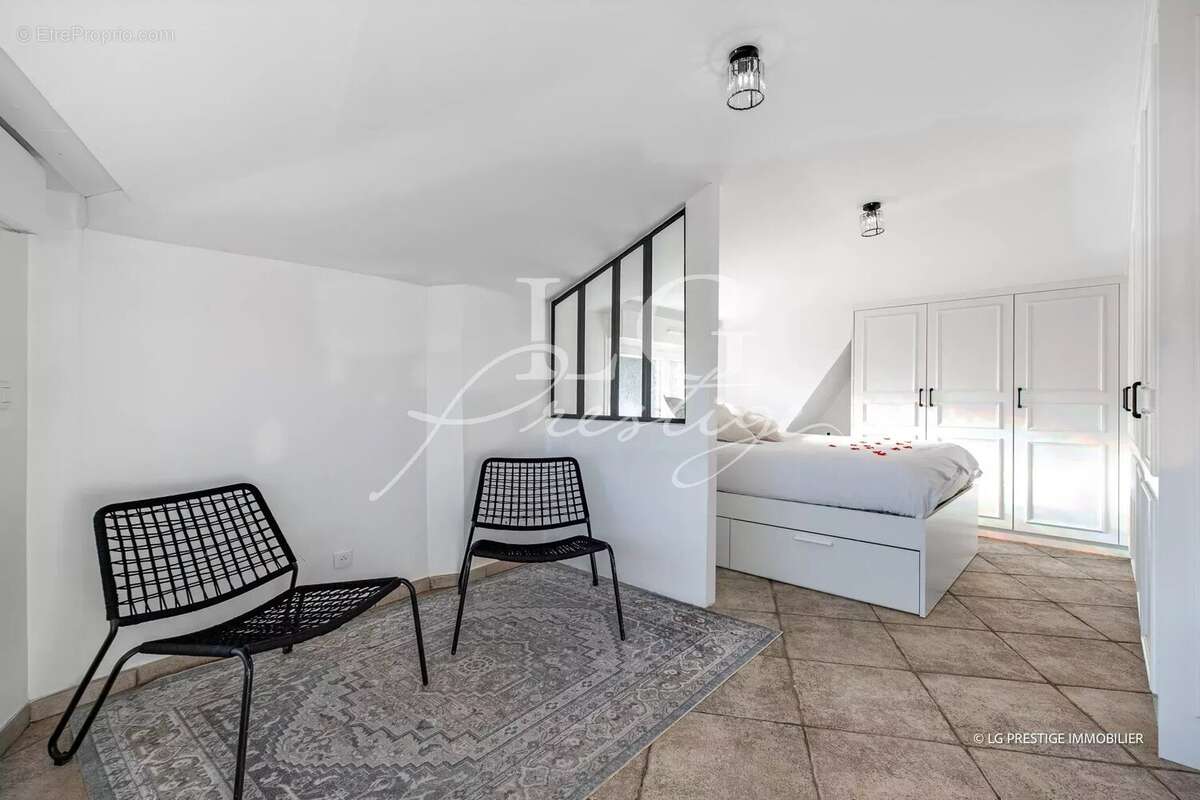 Appartement à MANDELIEU-LA-NAPOULE