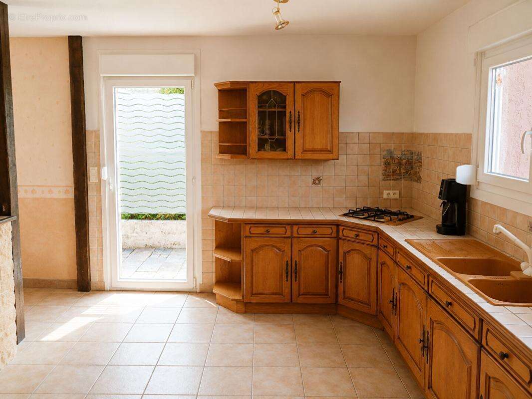 Maison Frahier Et Chatebier 6 pièce(s) 156 m2 - terrain 26 ares - photo 6