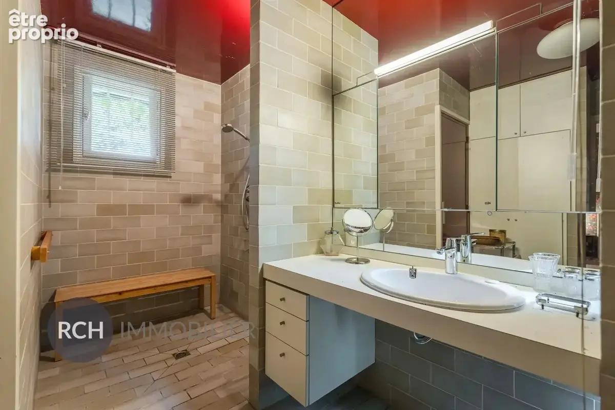 Proche Montfort-l'Amaury - Maison d'architecte baignée de lumière avec piscine chauffée et terrain arboré - photo 10