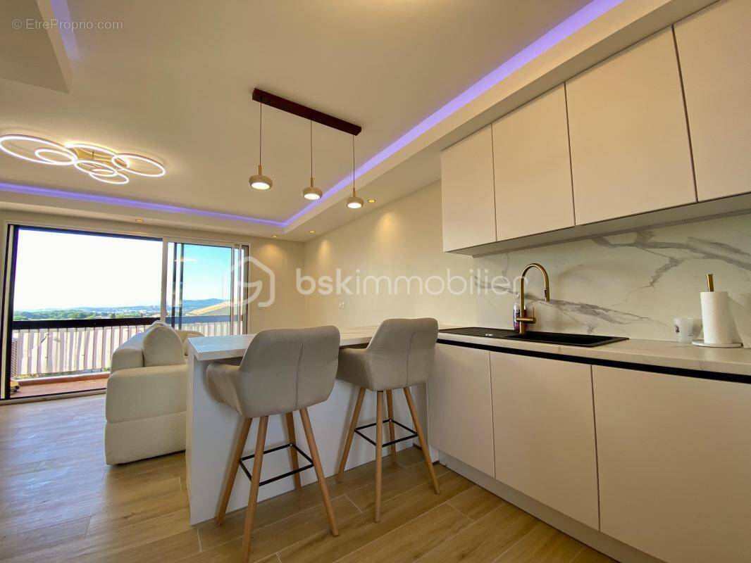 Appartement à SIX-FOURS-LES-PLAGES