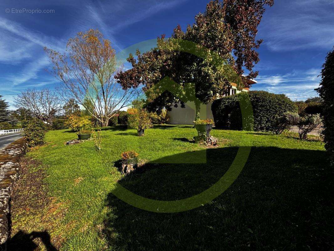 Maison à CHENERAILLES