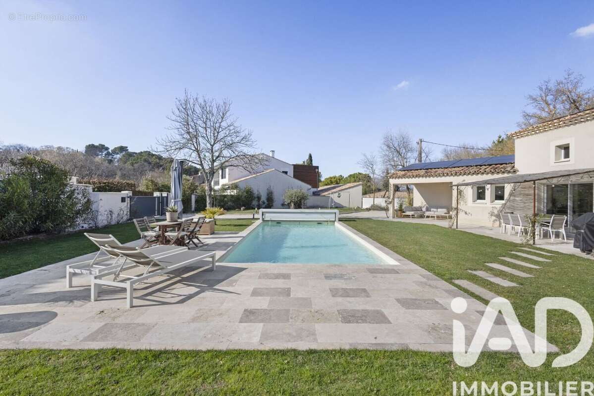 Photo 2 - Maison à LE PUY-SAINTE-REPARADE