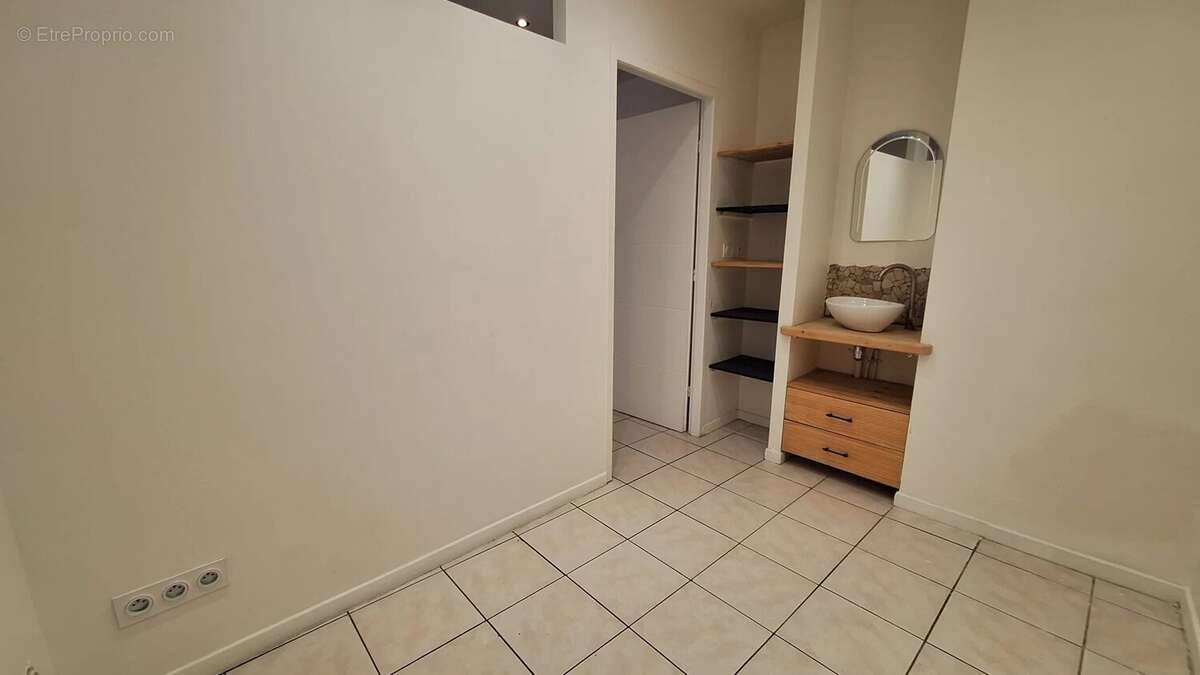 Vente murs Local commercial 40m² - photo 3