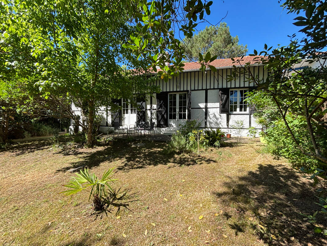 Maison à VIELLE-SAINT-GIRONS