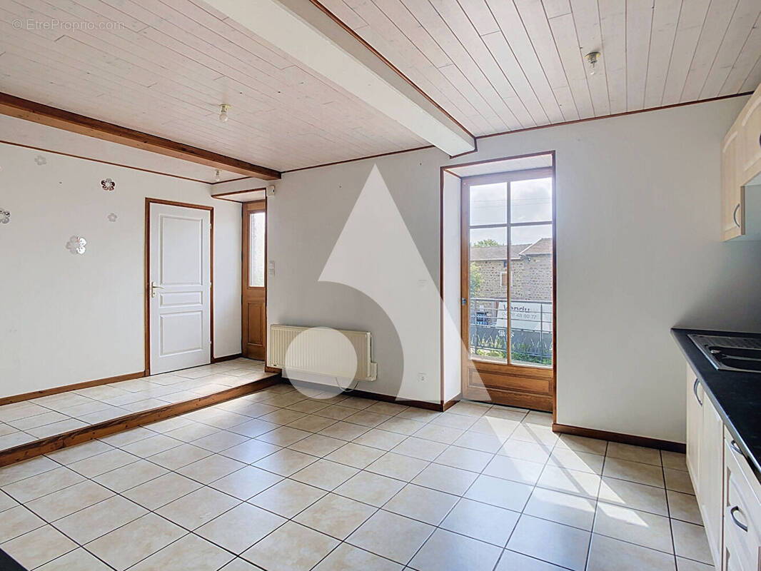 Appartement à LARAJASSE