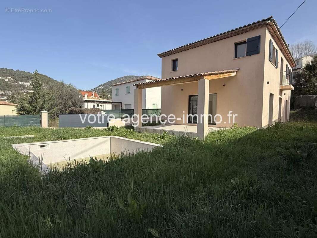 Maison à TOURRETTE-LEVENS