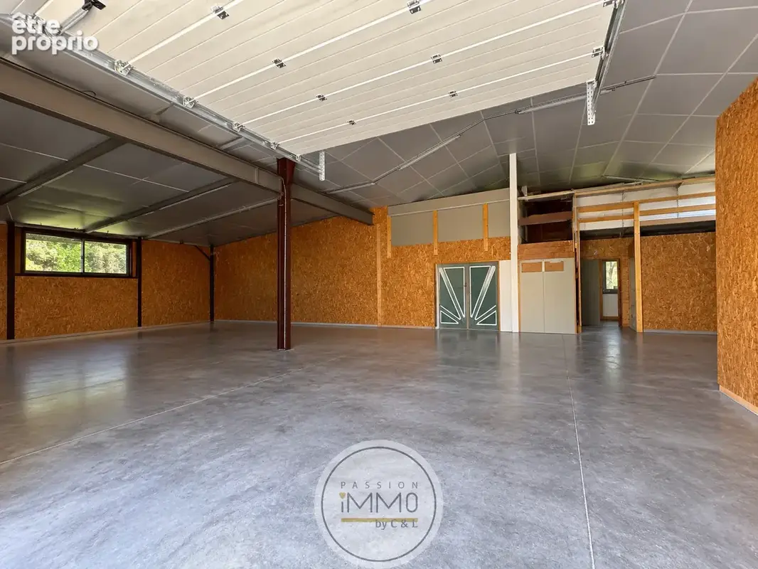 À VENDRE   Ancienne bergerie rénovée avec 3 logements, piscine et vaste atelier à Salignac - photo 10