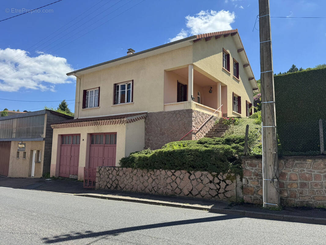 Photo 1 - Maison à COURS-LA-VILLE