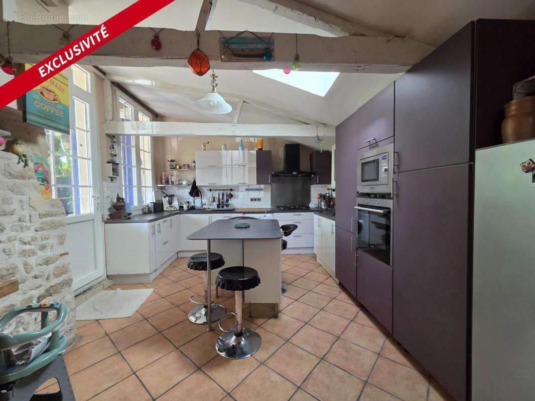 Maison 173 m² avec studio indépendant, piscine et 2 garages - Essouvert 17400 - photo 3