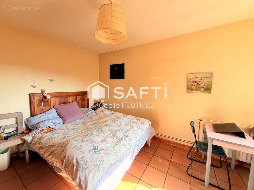 Maison 253 m² à Espagnac  - photo 7