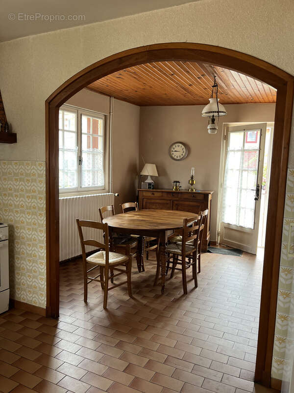 Maison à MONTCOMBROUX-LES-MINES