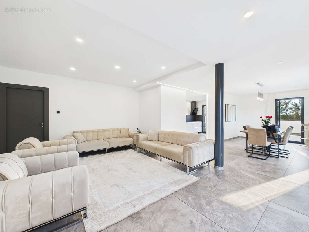 Maison à SAINT-ALBAN-LEYSSE