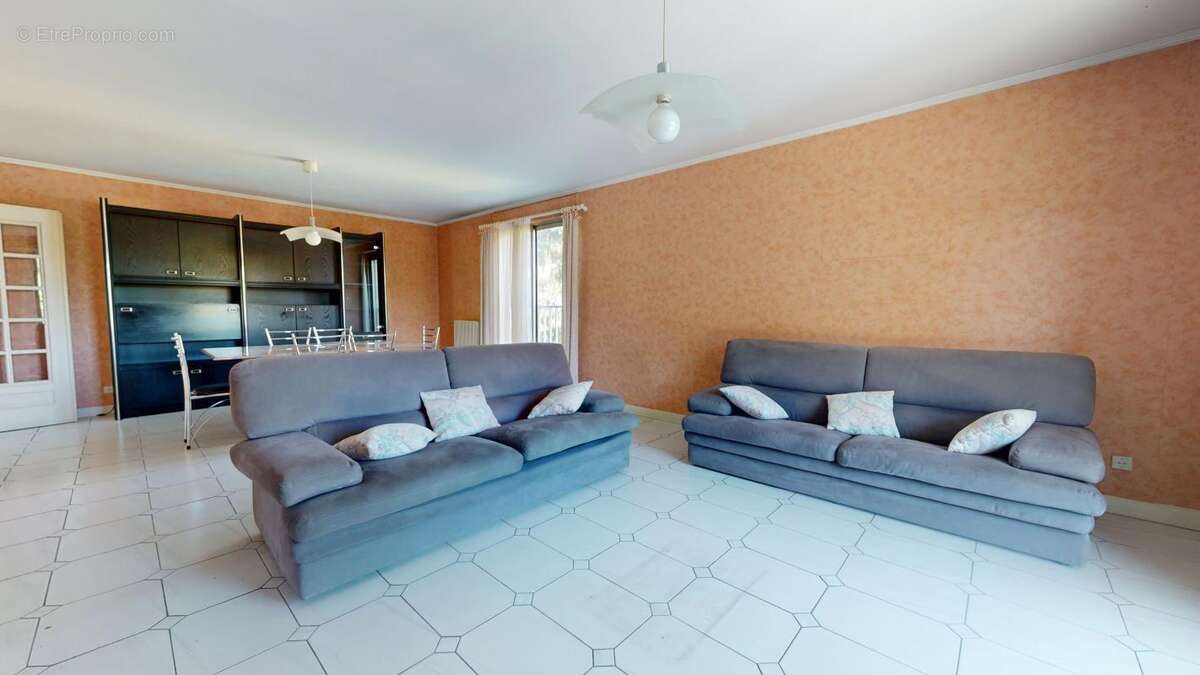 Appartement à TASSIN-LA-DEMI-LUNE