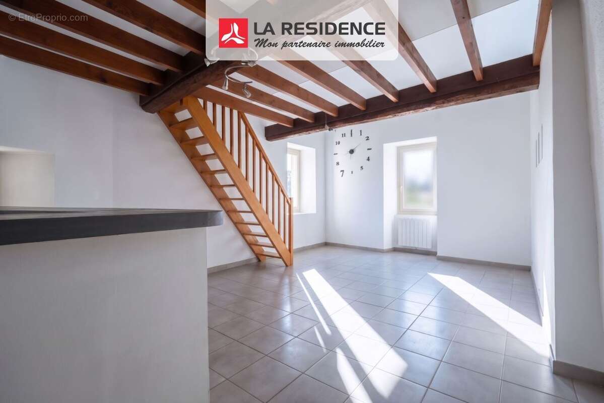 Appartement 67 m² à Etoile-Sur-Rhone  - photo 2