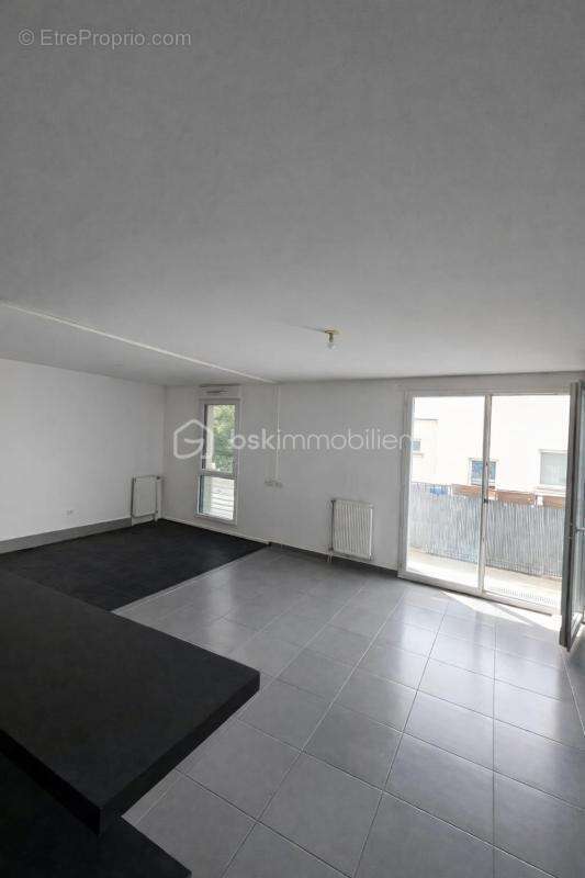 Appartement à FLEURY-MEROGIS