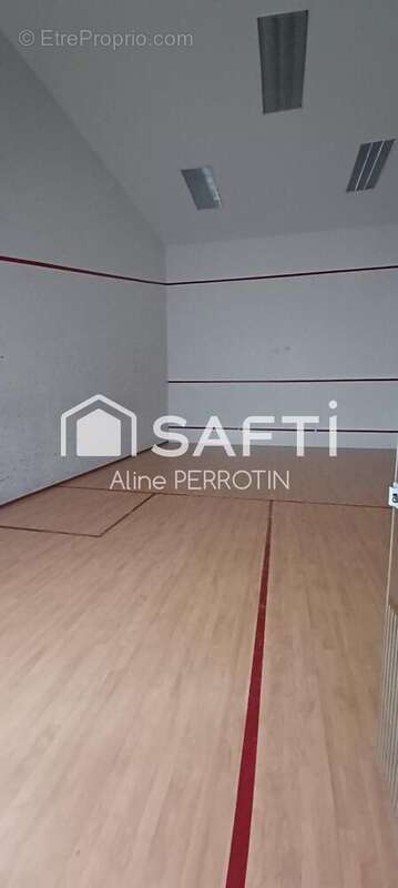 Photo 3 - Commerce à SABLE-SUR-SARTHE